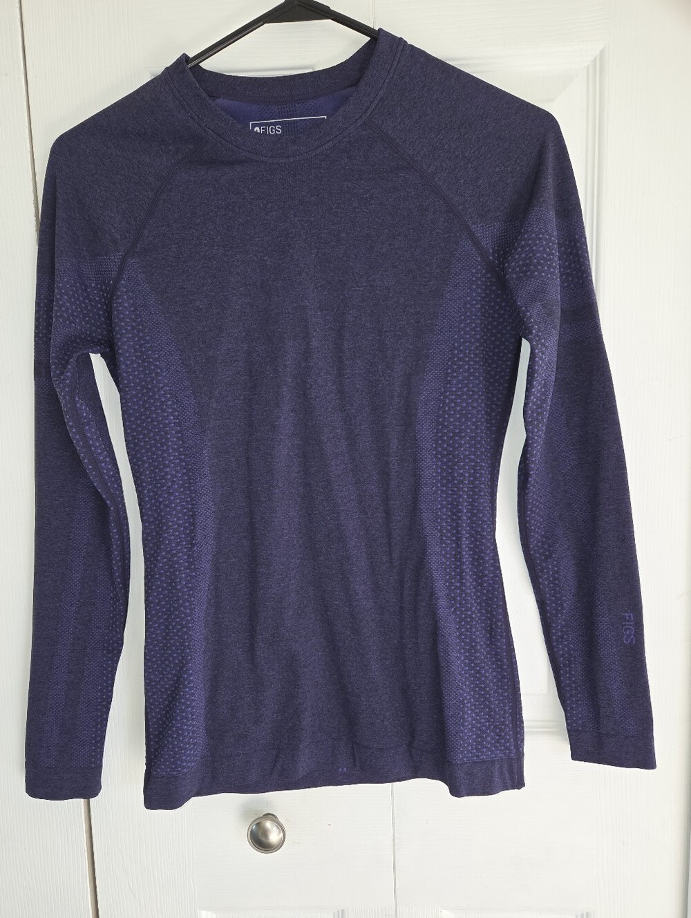 Womens Figs Seamless Long-Sleeve Undershirt Crew in Deep Purple, Size SM